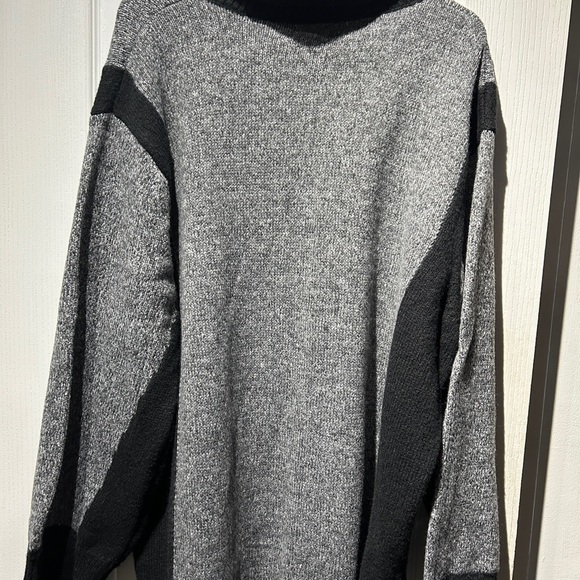 Black and Grey turtleneck - Picture 4 of 5
